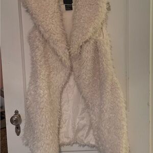 Me Jane Cream Faux Shearling Vest with Pockets